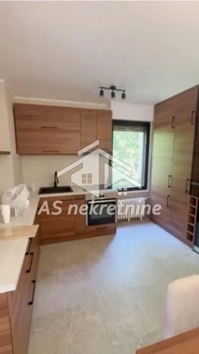 Rent, four bedroom apartment, 86m², Čukarica, Beograd