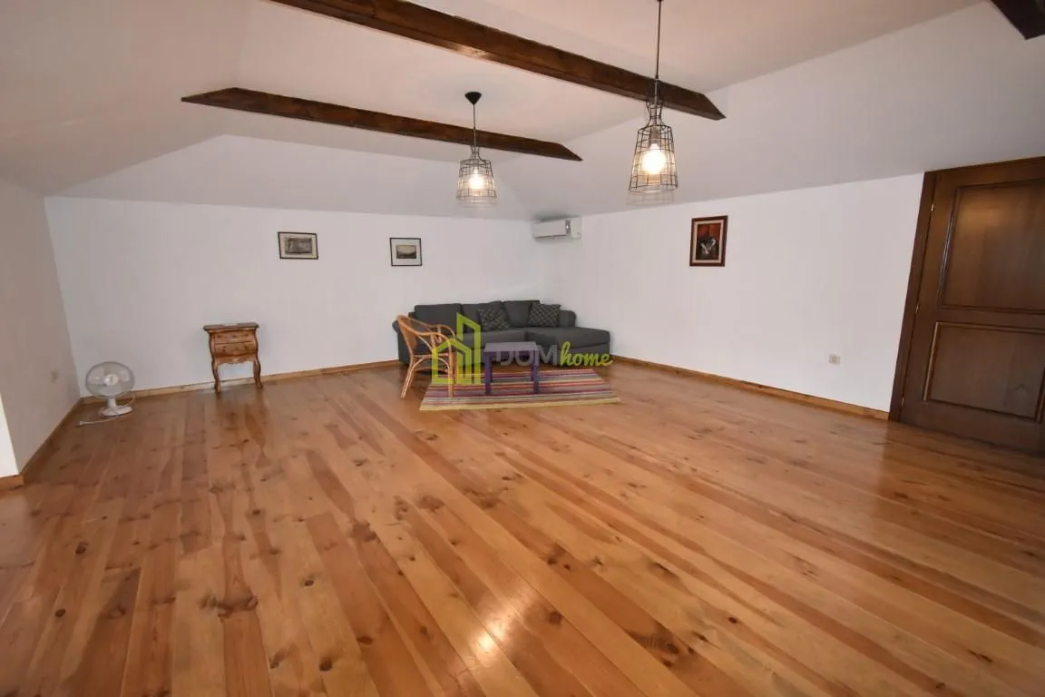 Sale, house, 191m², Tološi, Podgorica