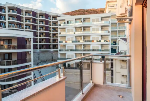 Prodaja, trosoban stan, 89m², Bečići, Budva - image 11