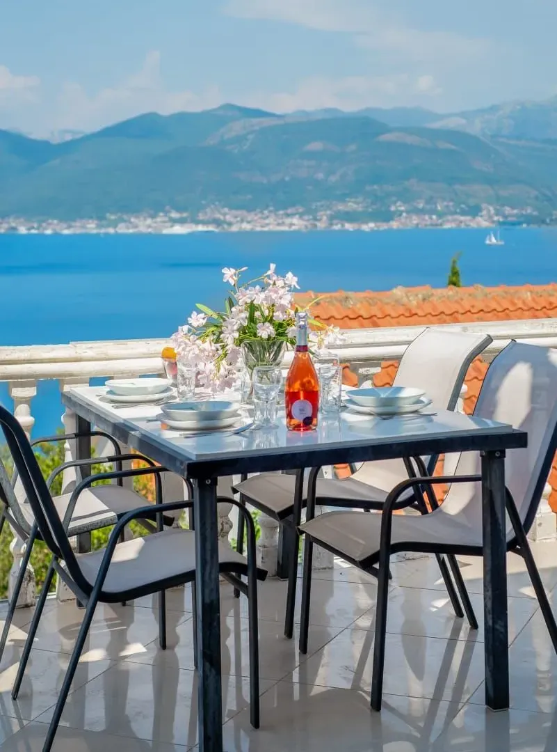 Prodaja, kuća, 150m², Krašići, Tivat