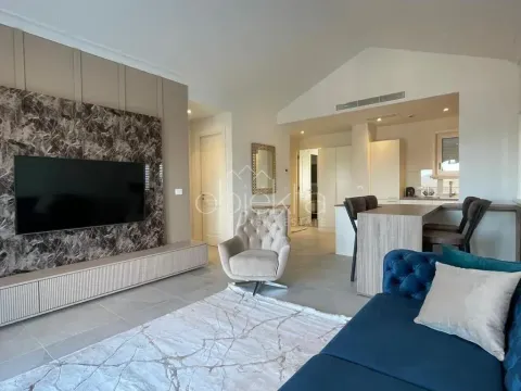 Izdavanje, stan, 80m², Tivat, Crna Gora - image 3