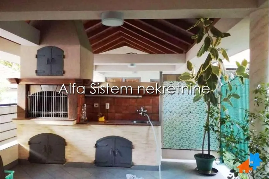 Izdavanje, kuća, 400m², Voždovac Sve Podlokacije, Beograd
