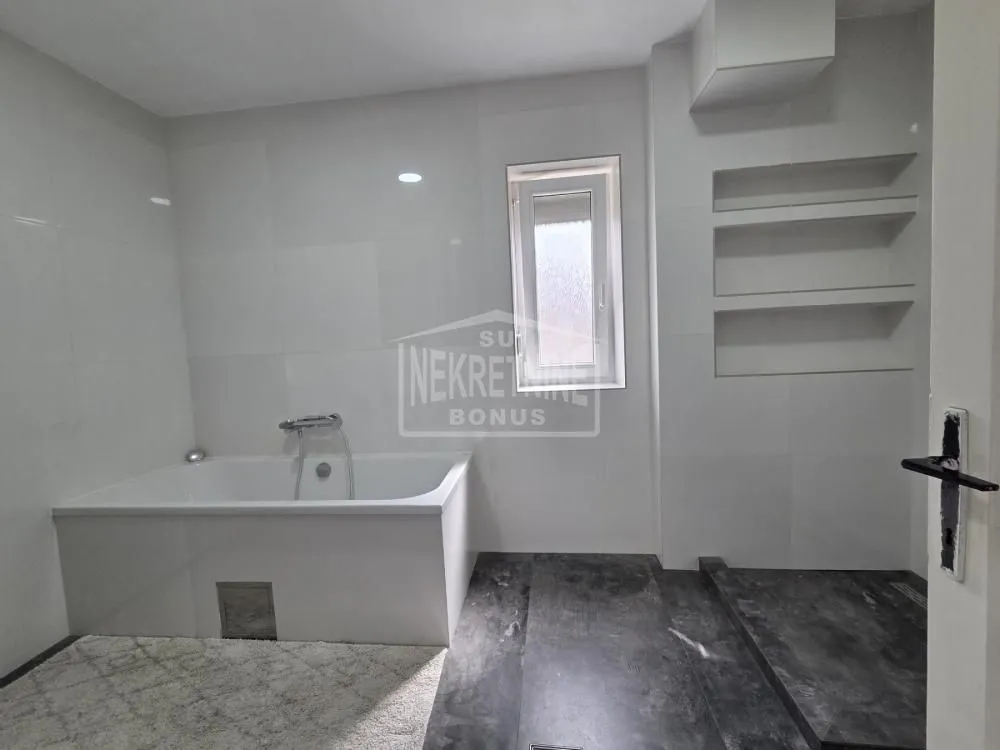 Prodaja, kuća, 190m², Bajmok, Subotica