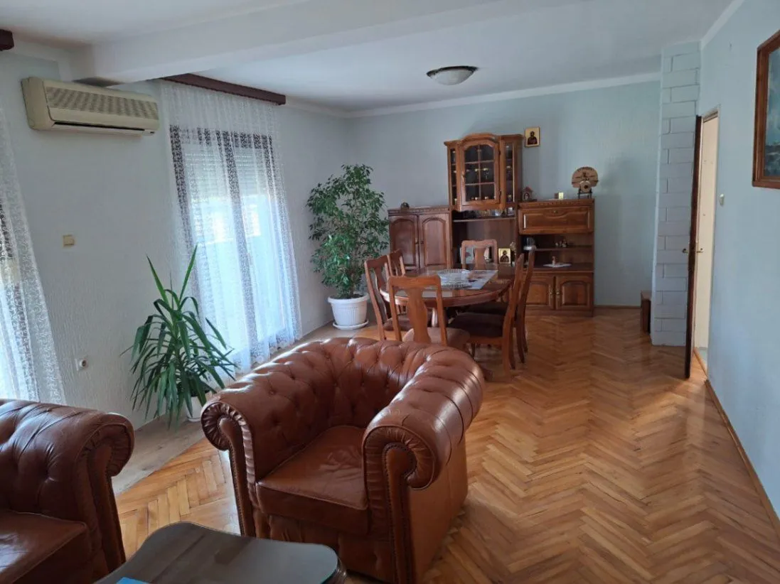 Izdavanje, kuća, 100m², Zagorič, Podgorica