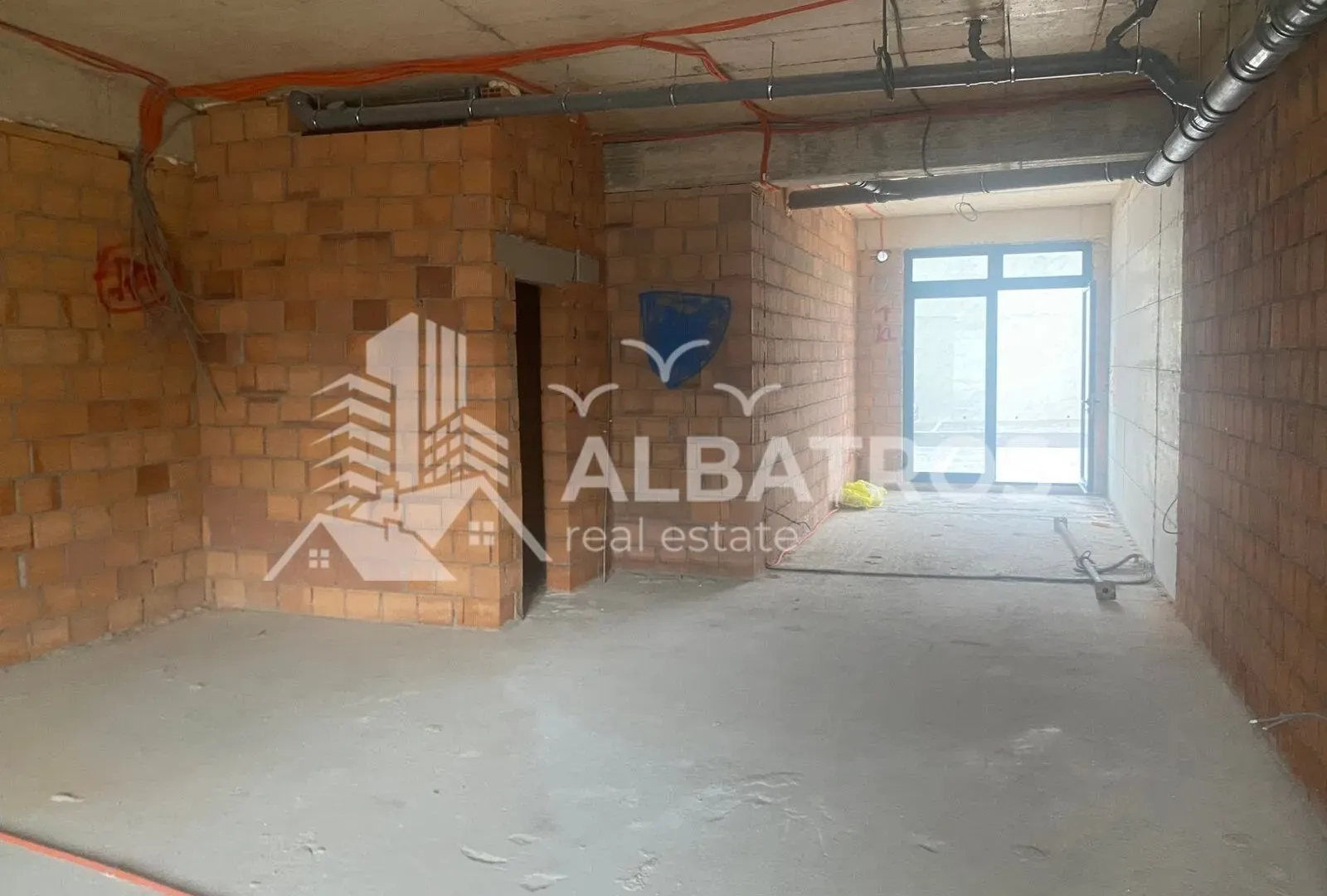 Izdavanje, poslovni prostor, 95m², Šušanj, Bar