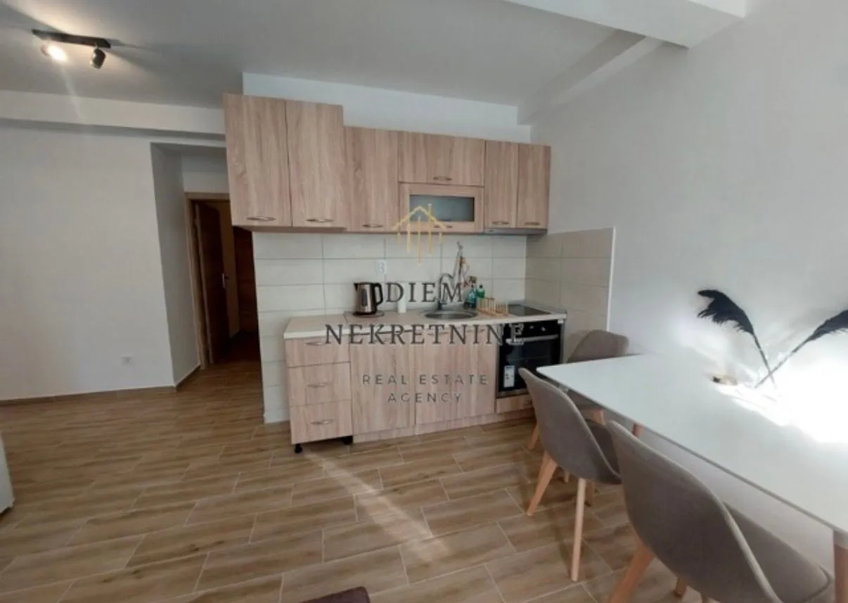 Izdavanje, jednosoban stan, 47m², Igalo, Herceg Novi