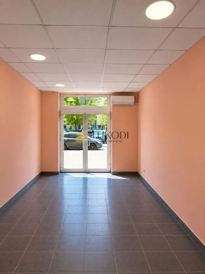 Sale, office space, 25m², Grbavica, Novi Sad Sve Podlokacije