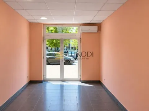 Sale, office space, 25m², Grbavica, Novi Sad Sve Podlokacije - image 1