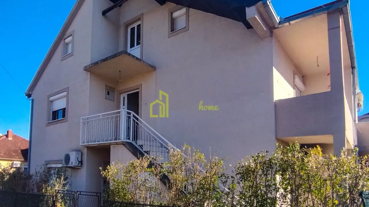 Sale, house, 220m², Tološka šuma, Podgorica