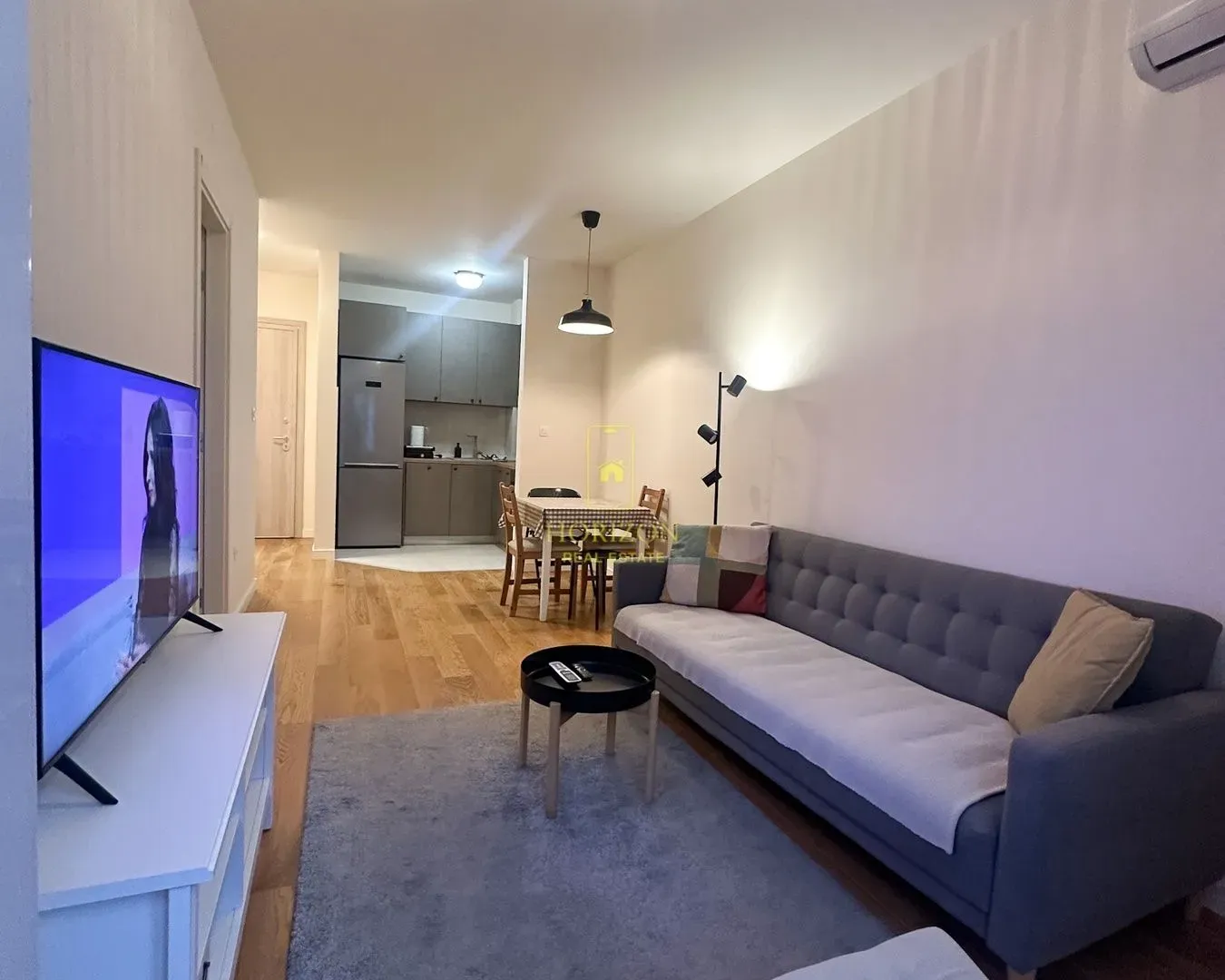 Prodaja, jednosoban stan, 40m², Central Point, Podgorica