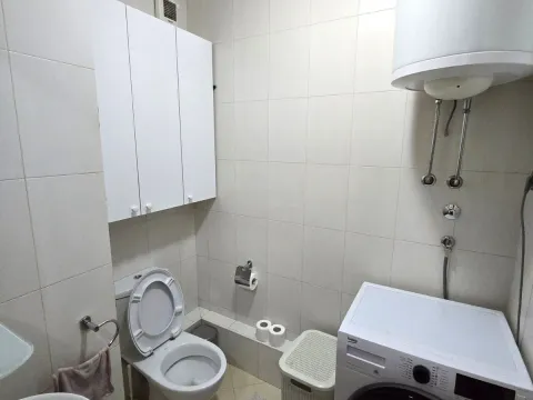 Izdavanje, dvosoban stan, 70m², Stari Aerodrom, Podgorica - image 13