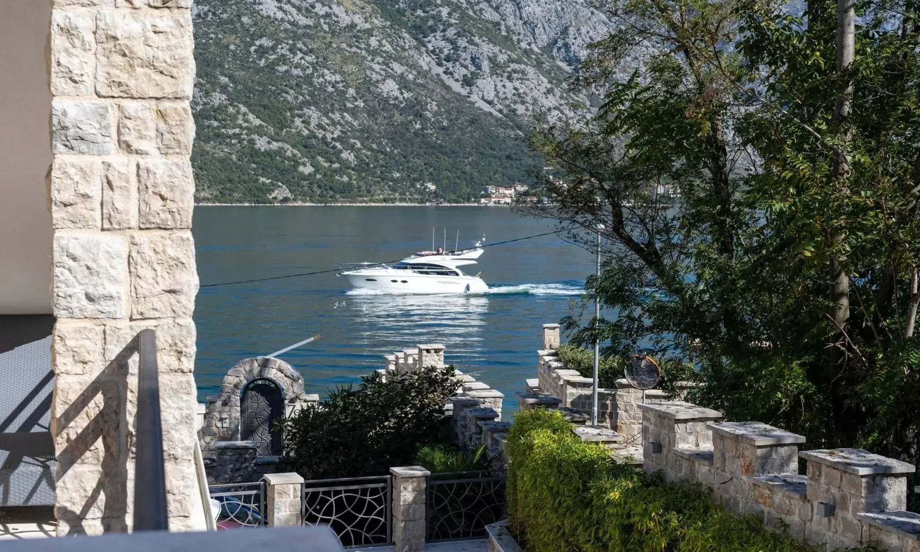 Prodaja, ugostiteljski objekat, 731m², Stoliv, Kotor