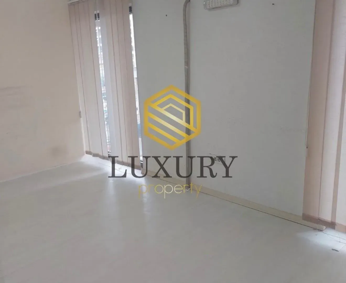 Izdavanje, poslovni prostor, 172m², 1 maj, Podgorica