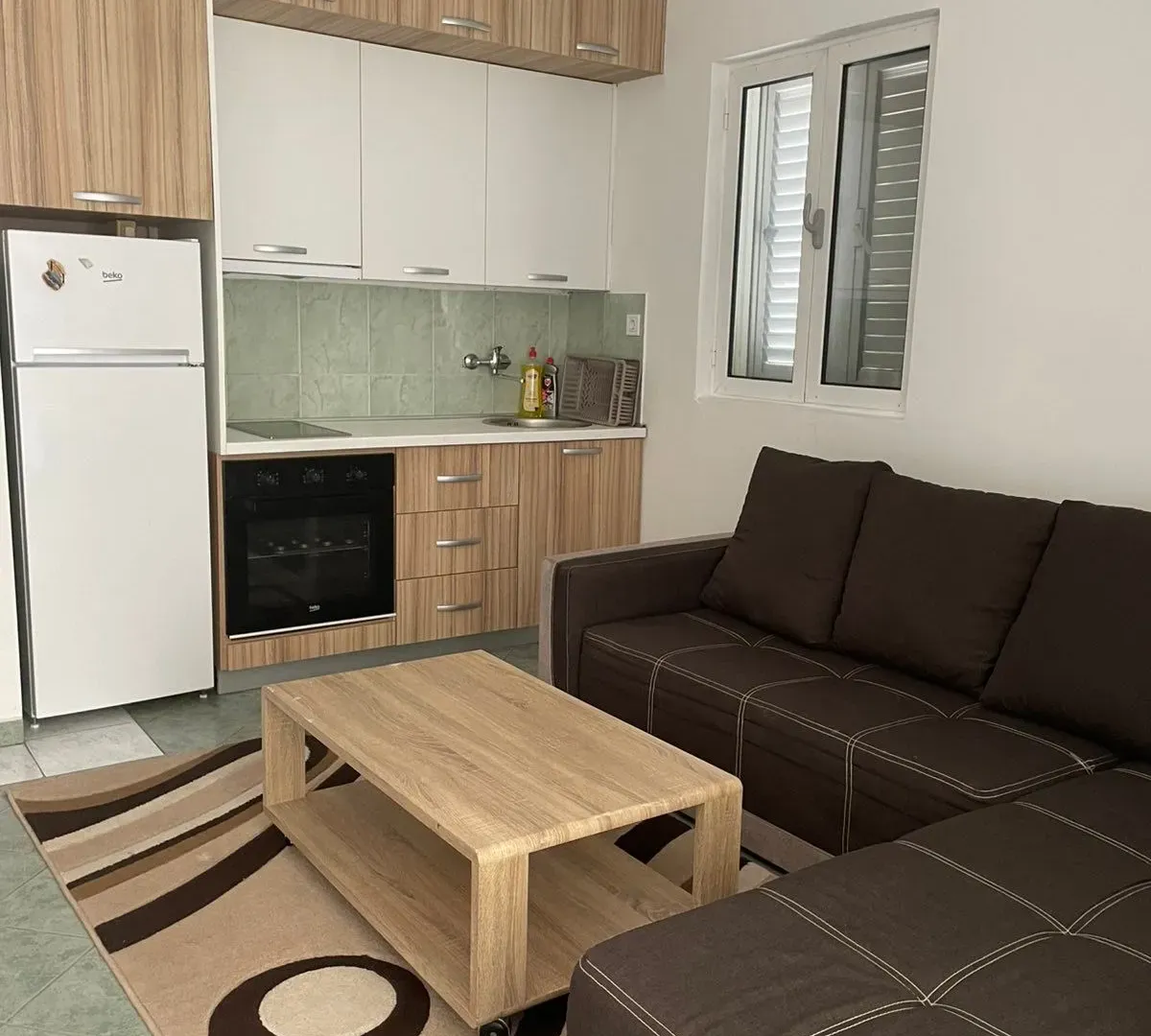 Izdavanje, jednosoban stan, 37m², Podkošljun, Budva