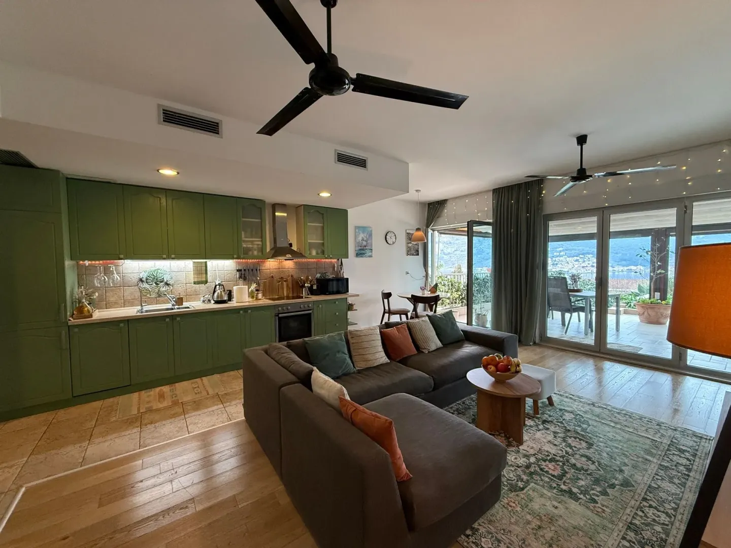 Prodaja, trosoban stan, 74m², Dobrota, Kotor