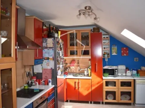 Prodaja, kuća, 336m², Jajinci, Voždovac Sve Podlokacije - image 6