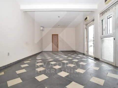 Rent, office space, 52m², Konik, Podgorica - image 1