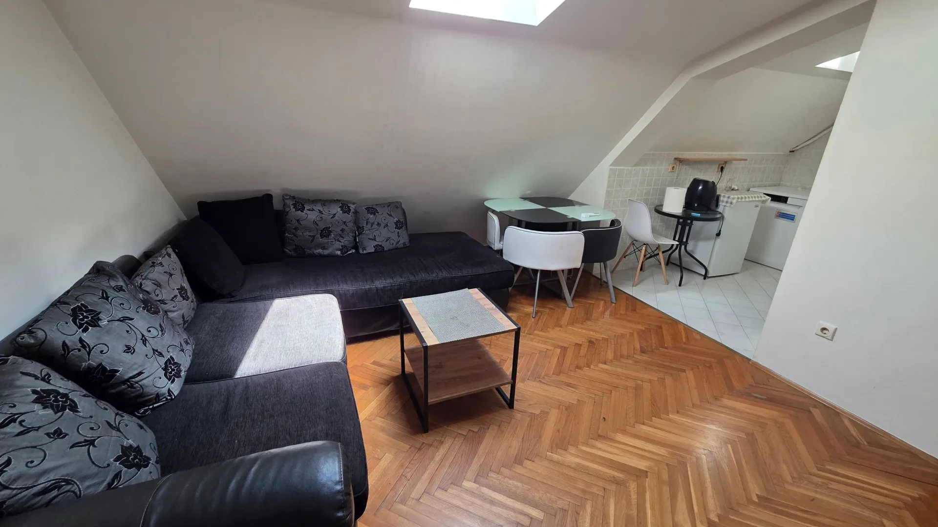 Rent, studio apartment, 25m², Stara Varoš, Podgorica