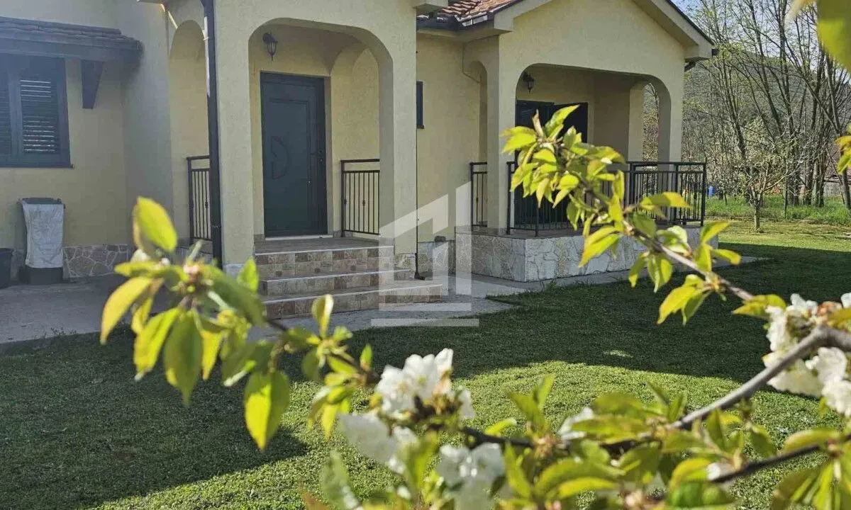 Izdavanje, kuća, 128m², Podgorica, Crna Gora