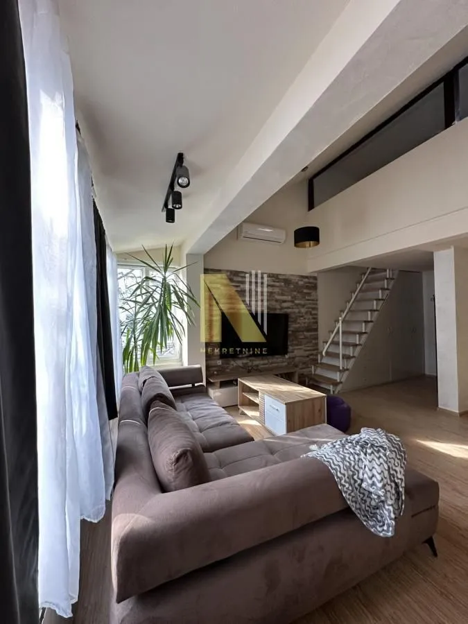 Izdavanje, dvosoban stan, 53m², Centar, Novi Sad