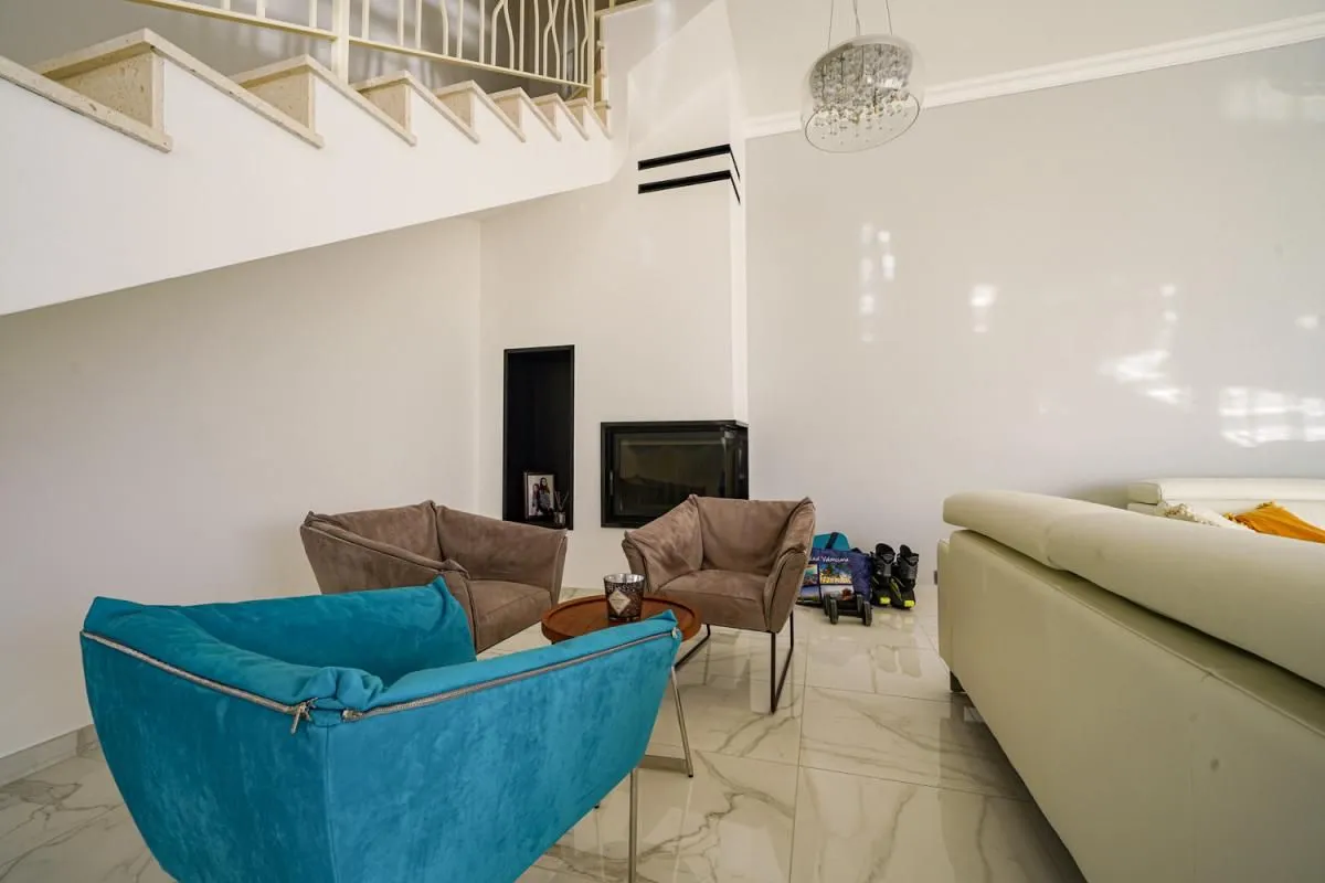 Prodaja, kuća, 285m², Tivat, Crna Gora