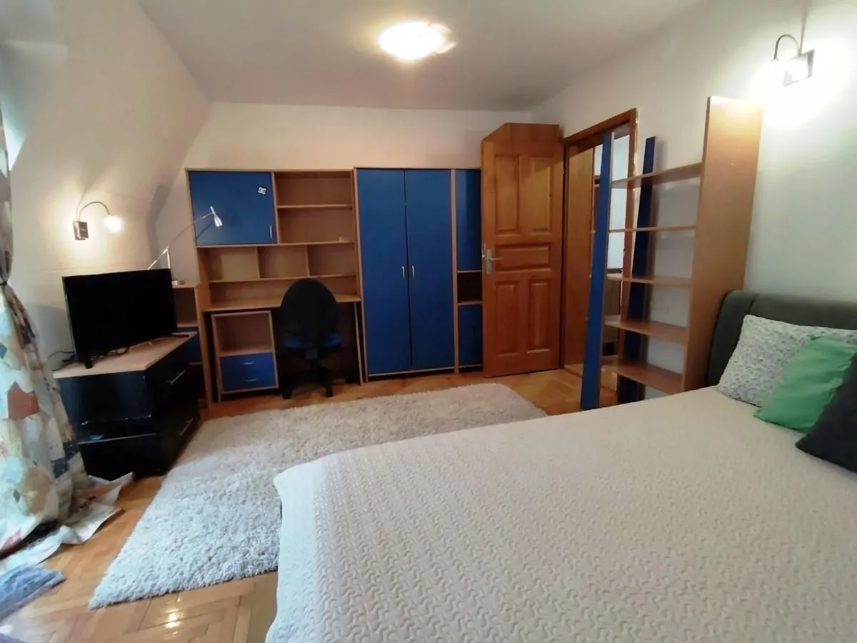Izdavanje, trosoban stan, 90m², Centar, Niš