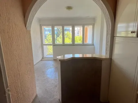 Prodaja, jednosoban stan, 71m², Pejton, Podgorica - image 4