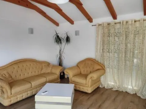 Izdavanje, dvosoban stan, 80m², Škaljari, Kotor - image 8