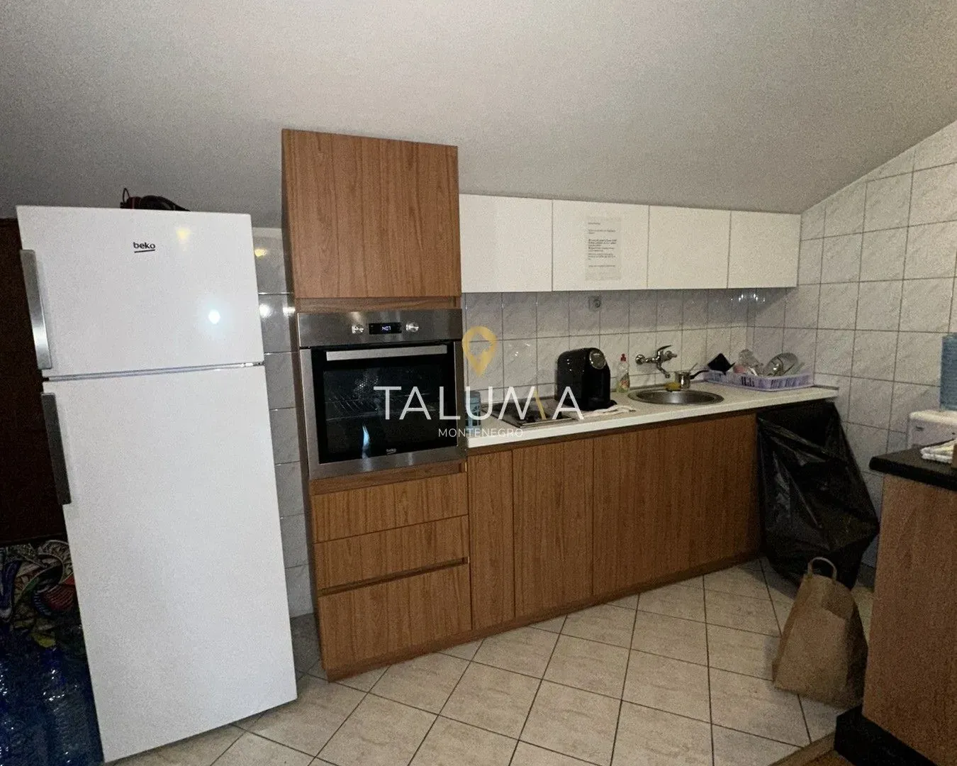 Rent, house, 360m², Momišići, Podgorica