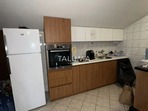 Izdavanje, kuća, 360m², Momišići, Podgorica - image 12