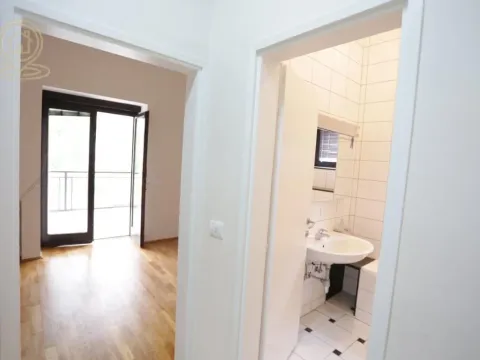 Rent, office space, 360m², Voždovac Sve Podlokacije, Beograd - image 9