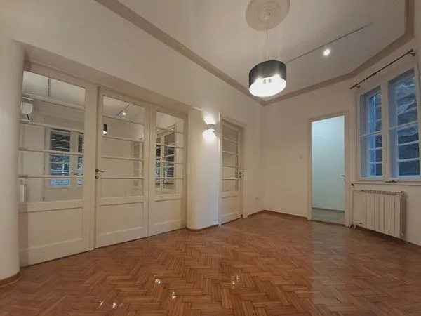 Izdavanje, poslovni prostor, 87m², Vračar, Šid