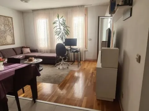 Prodaja, trosoban stan, 69m², Lekino Brdo, Voždovac Sve Podlokacije