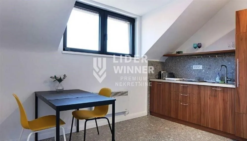 Prodaja, četvorosoban stan, 109m², Zemun Centar, Zemun Sve Podlokacije