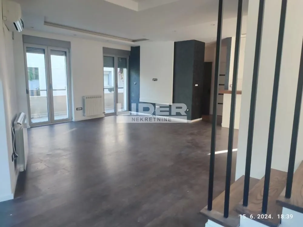 Sale, house, 195m², Banovo Brdo, Beograd