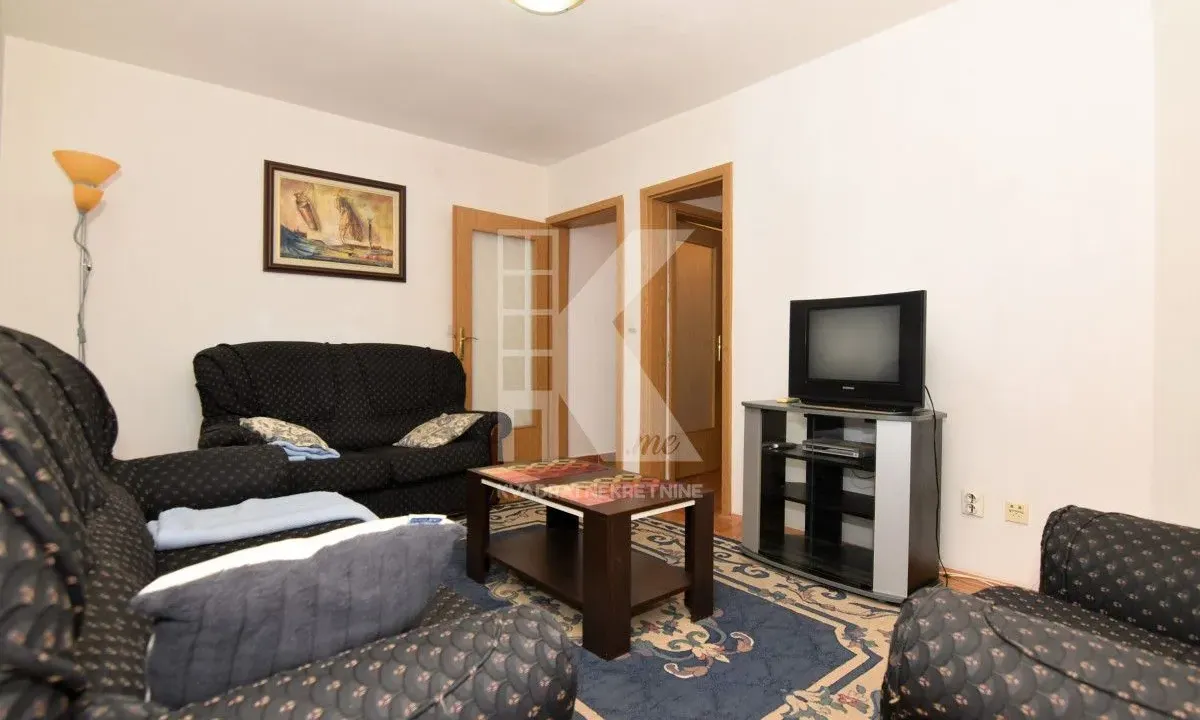 Izdavanje, jednosoban stan, 43m², Centar, Podgorica