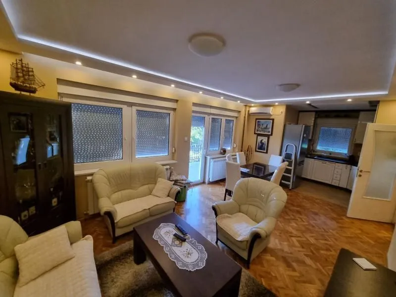 Izdavanje, kuća, 160m², Sremska Kamenica, Petrovaradin