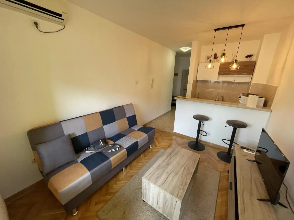 Prodaja, garsonjera, 24m², Grbavica, Novi Sad Sve Podlokacije