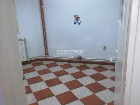 Izdavanje, poslovni prostor, 131m², Zemun Centar, Zemun Sve Podlokacije - image 4