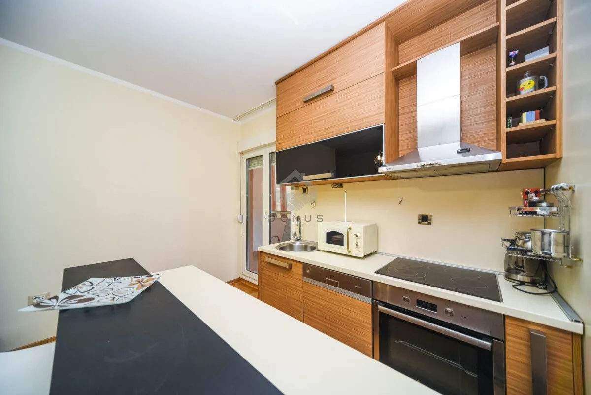 Izdavanje, dvosoban stan, 57m², Preko Morače, Podgorica
