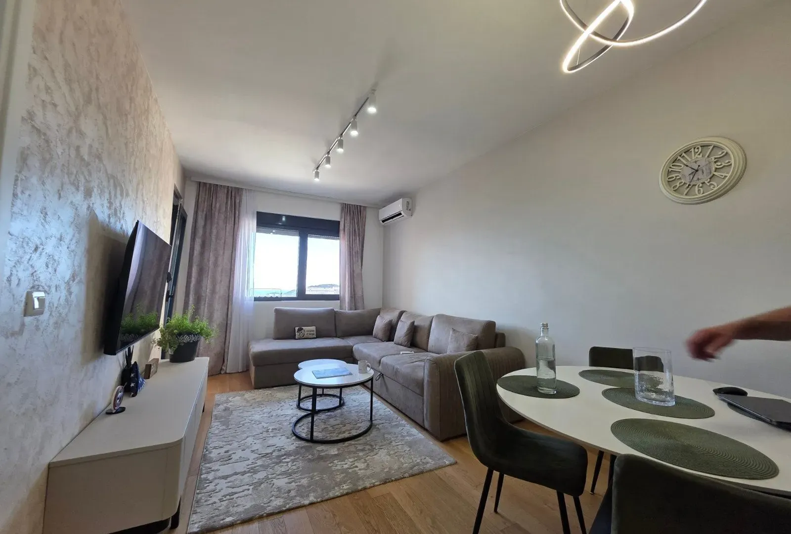 Sale, two bedroom apartment, 71m², Bečići, Budva