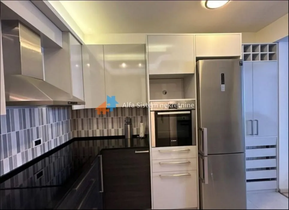 Izdavanje, trosoban stan, 80m², Lekino Brdo, Voždovac Sve Podlokacije