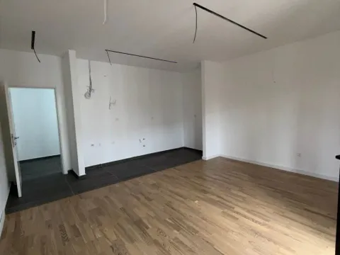 Prodaja, trosoban stan, 90m², Zagorič, Podgorica - image 1