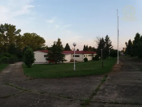 Izdavanje, poslovni prostor, 1200m², Mladenovac, Beograd - image 9