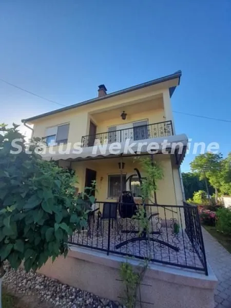 Prodaja, kuća, 194m², Šid, Srbija