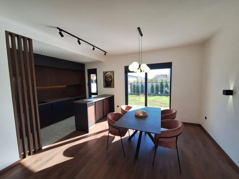 Prodaja, kuća, 141m², Gornja Gorica, Podgorica
