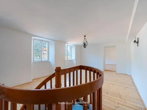 Sale, two bedroom apartment, 163m², Stari Grad Kotor, Kotor - image 9