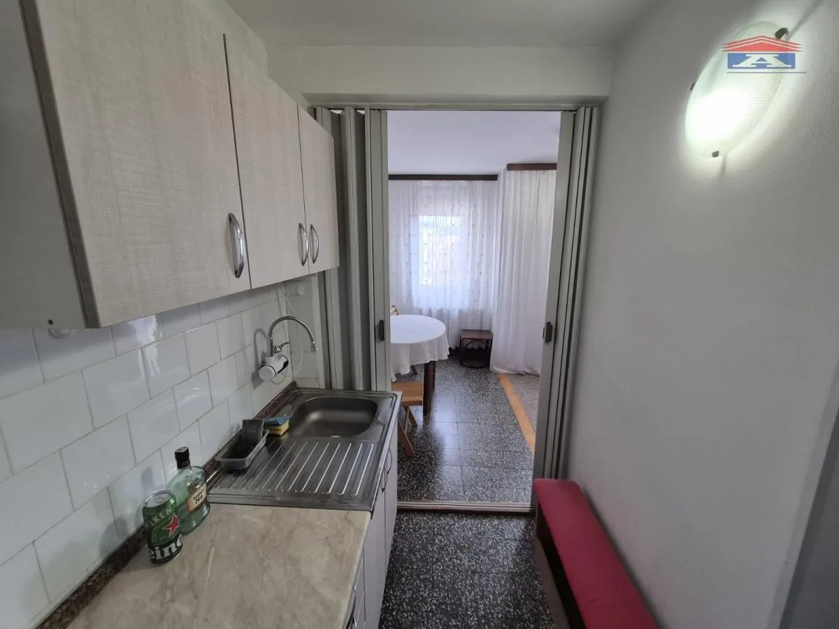 Izdavanje, dvosoban stan, 47m², Grbavica, Novi Sad Sve Podlokacije