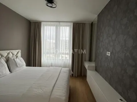 Izdavanje, trosoban stan, 84m², Savski Venac, Beograd - image 2
