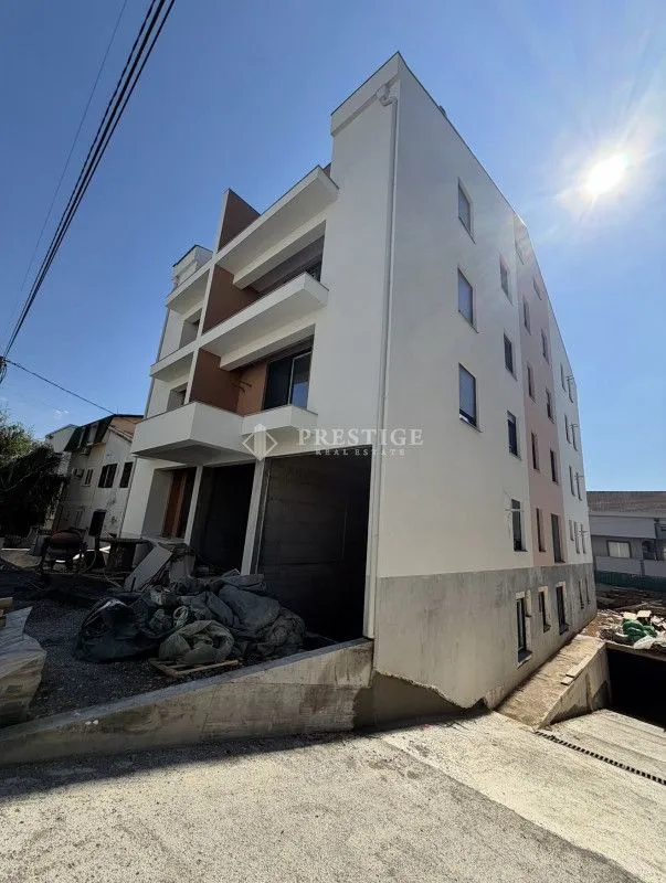 Prodaja, jednosoban stan, 55m², Momišići, Podgorica